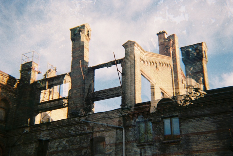 R1-01583-032A.jpg